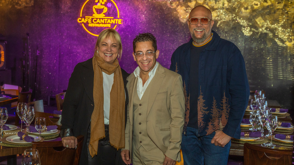 Los 3 De La Habana abren su restaurante en Miami, Café Cantante, bohemio y musical