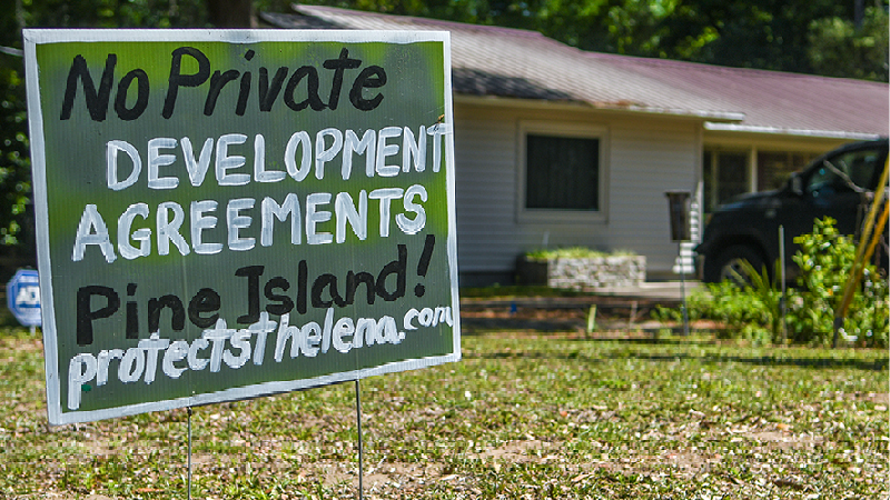 Pine Island developer offers 2 plans: A golf resort or hundreds of homes and docks