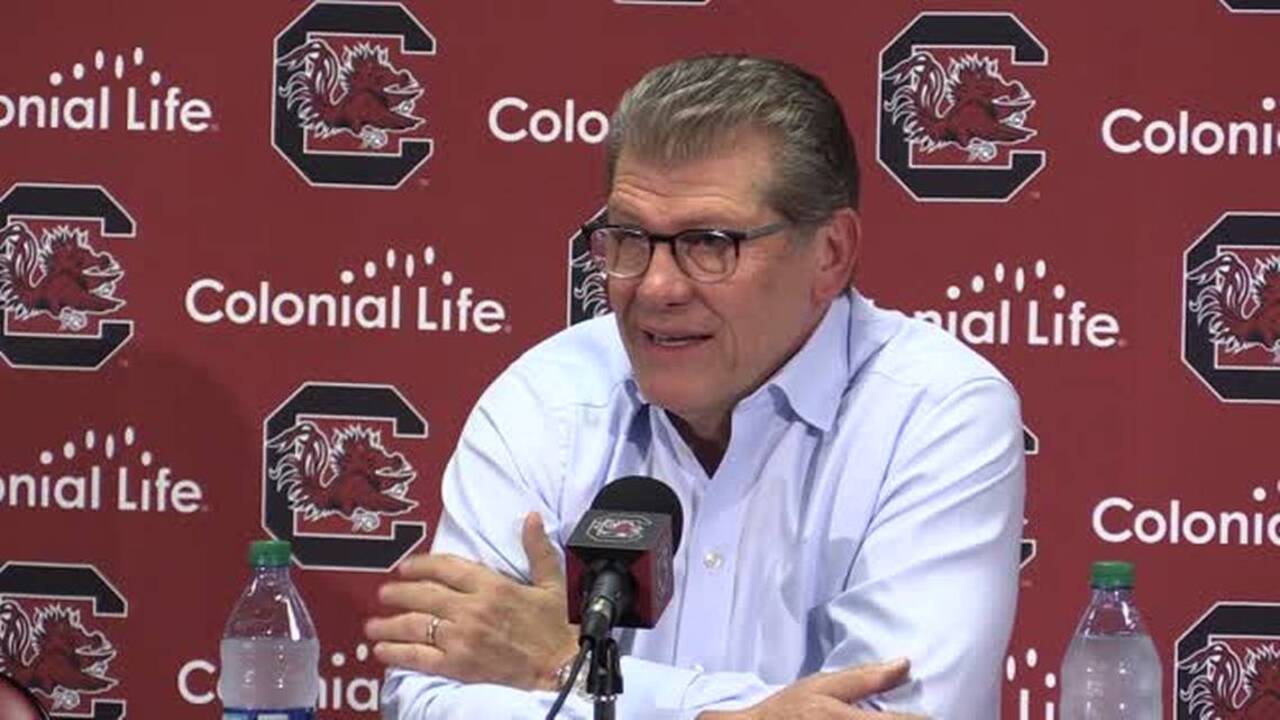 Geno Auriemma chimes in on Missouri situation