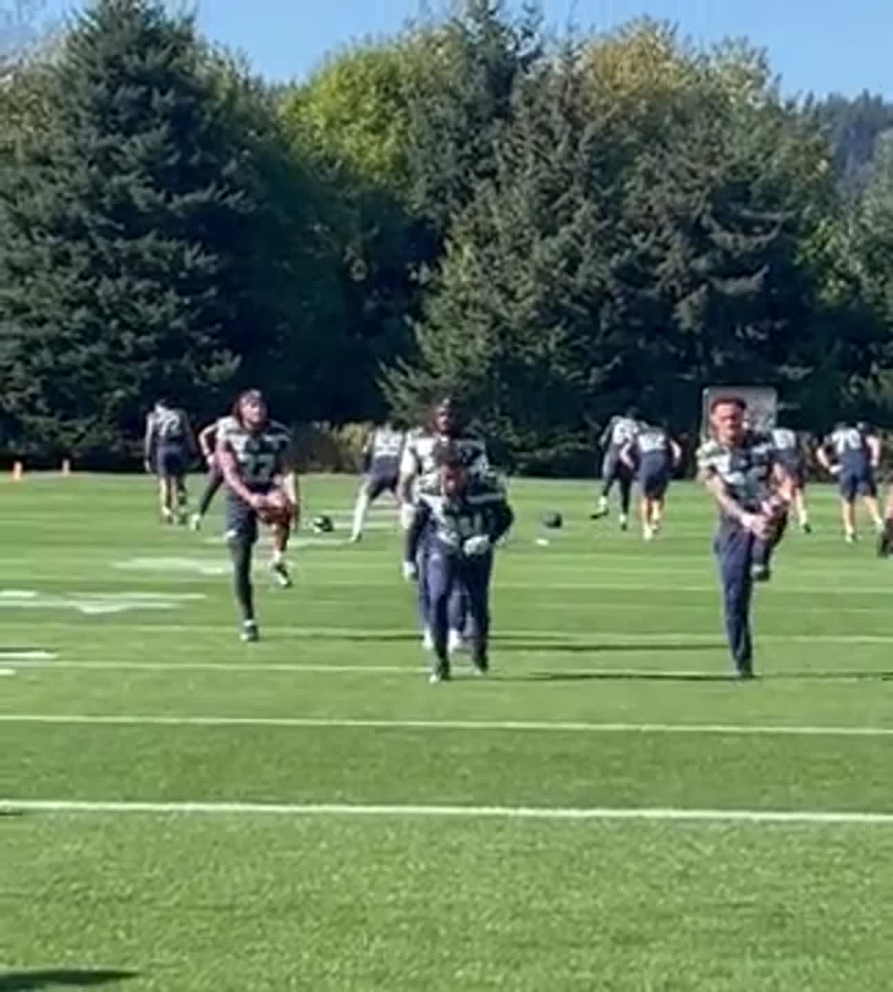 Newest running back Robert Henry Jr. begins his 1st Seahawks practice