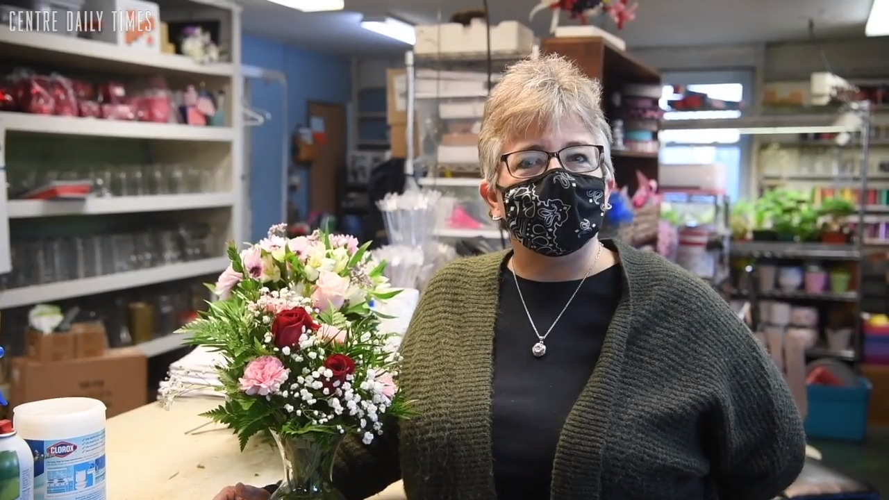 Local floral shop gives back to those on COVID-19 front lines