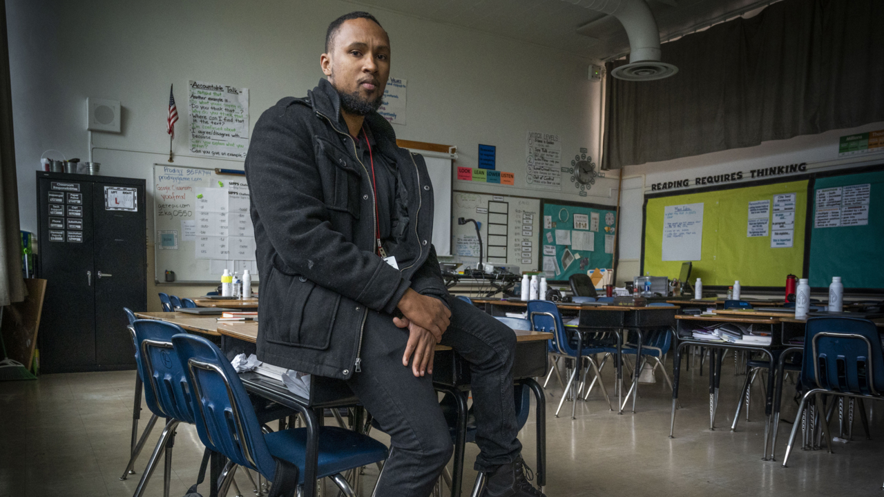 ‘It’s just a challenge.’ Sacramento substitute describes his role amid teacher shortage