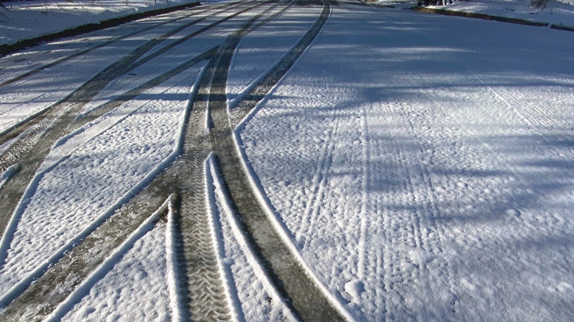 Raw video: Snow, ice make driving in Columbus, GA challenging. Stay home if you can