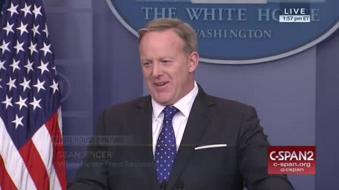 Spicer: Trump believes Guantánamo prison serves 'very, very healthy purpose'