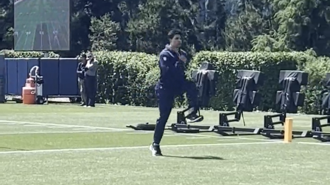 Seahawks' Zach Charbonnet works on side 4 months after ACL surgery