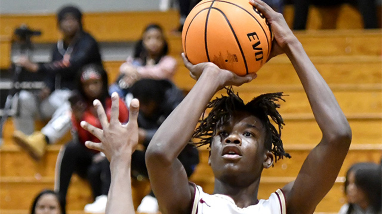 ‘Work hard, stay dedicated.’ Macon’s Kowacie Reeves Jr. signs Exhibit 10 deal
