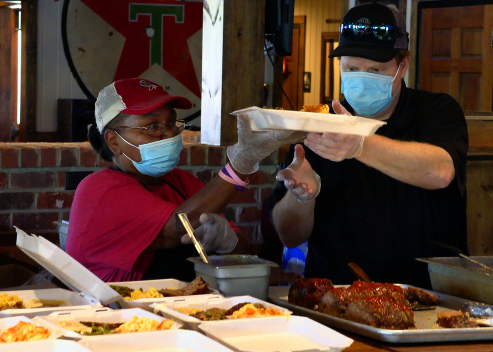 Restaurant brings comfort food to those on front lines of COVID-19 fight