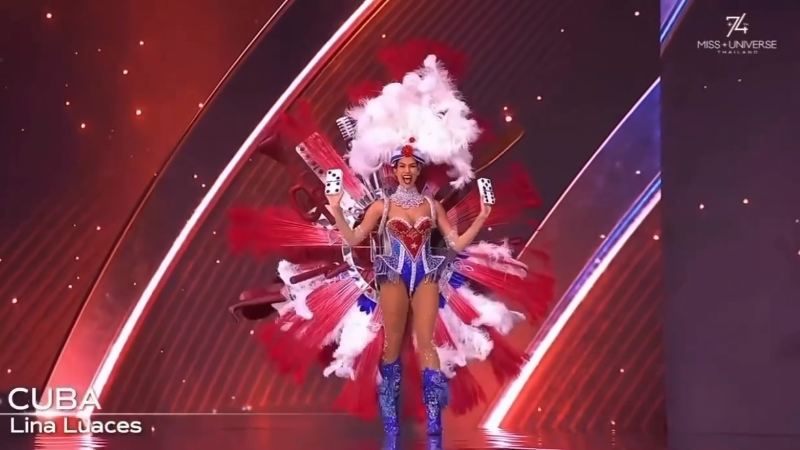 Hidden messages in Lina Luaces fantasy costume