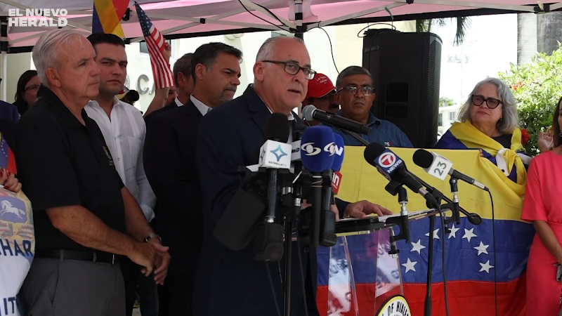 Esteban Bovo Jr. ofrece conferencia de prensa en solidaridad con el pueblo venezolano