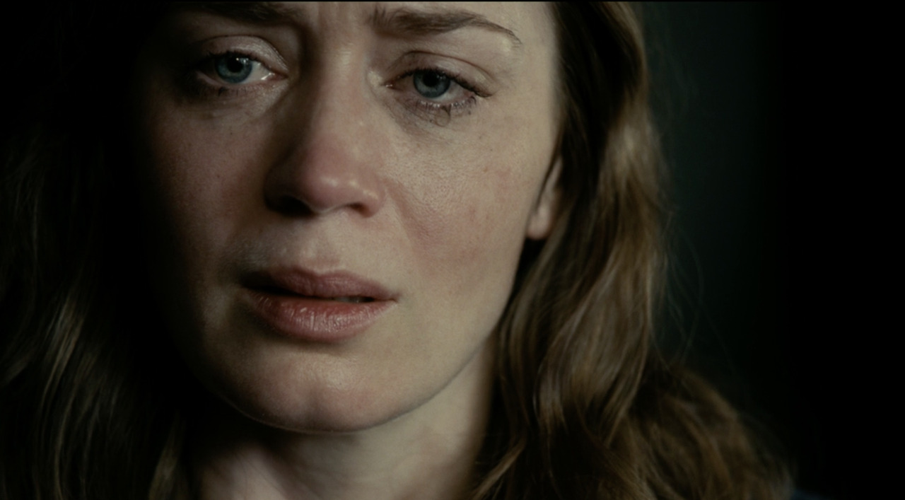 Watch the trailer for 'Girl on the Train'