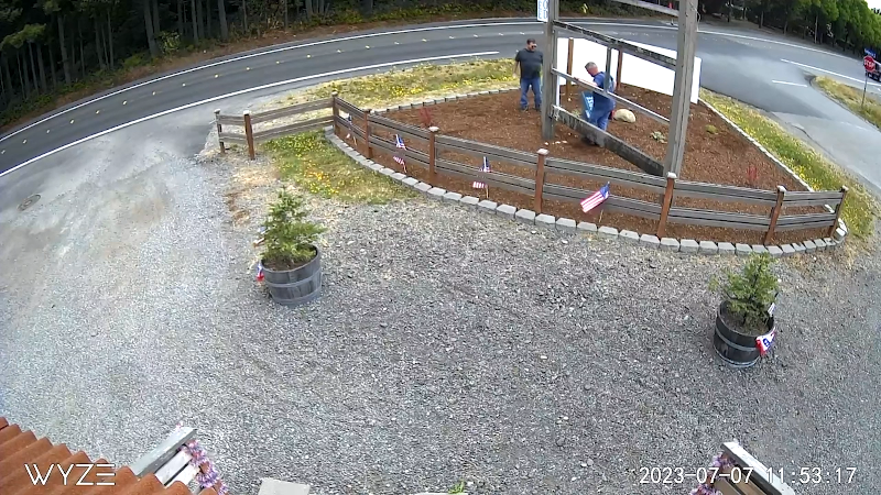 Letters to the editor praise one candidate, deride another -- plus question the Port’s math