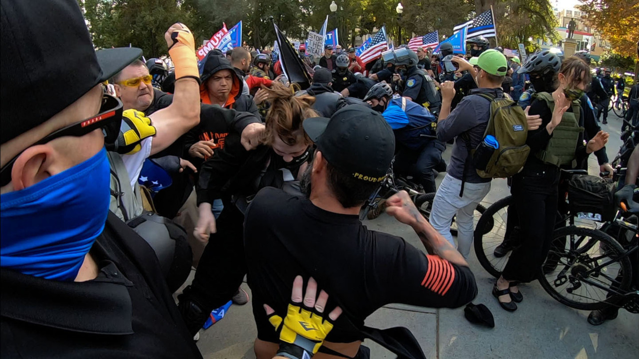 Watch as downtown Sacramento Trump rally turns into a brawl