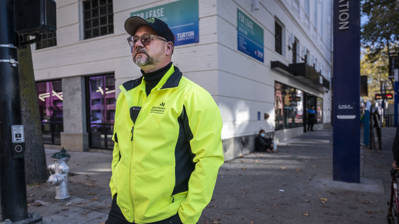 ‘He got a right hook in.’ Downtown Sacramento guide talks about its dangers, recent changes