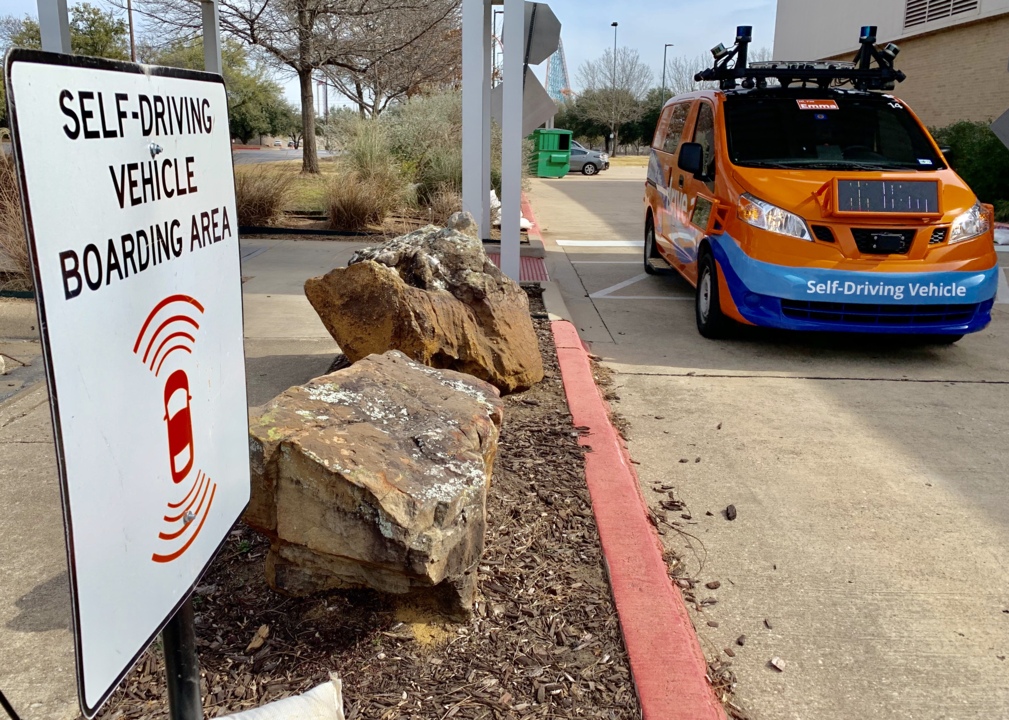 This is the largest city in U.S. without mass transit. Is it a transportation innovator?