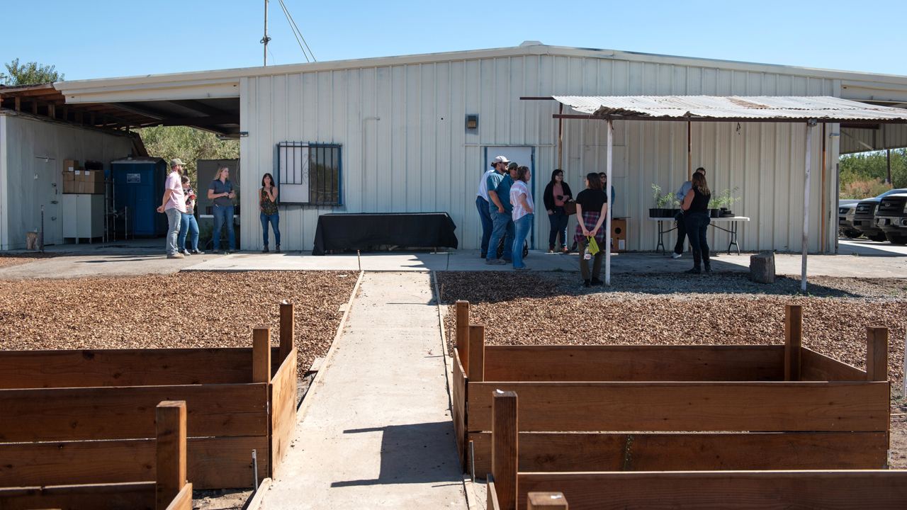 Farmers can learn sustainability, and kids can try cooking, at new center near Ceres