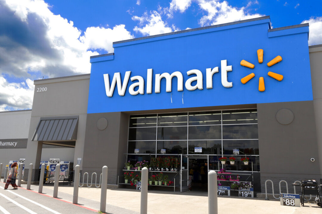 2015: Walmart readies for Black Friday