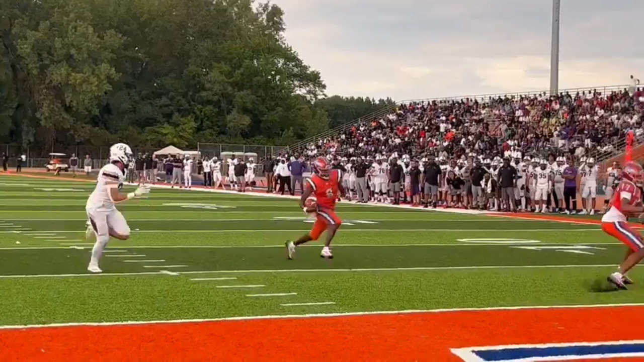 SEPT. 3, 2022: East St. Louis touchdown in win against CBC
