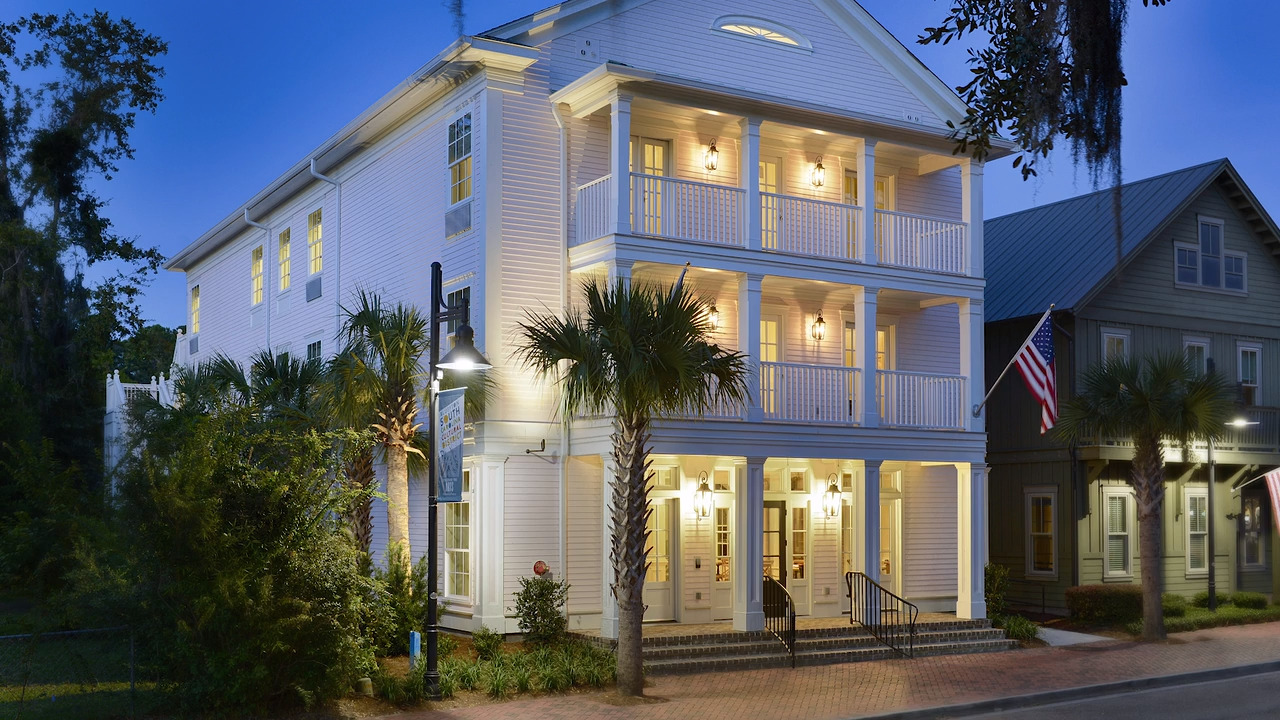 Old Town Bluffton’s 1st hotel officially opens. Check out the inside of the ‘landmark’