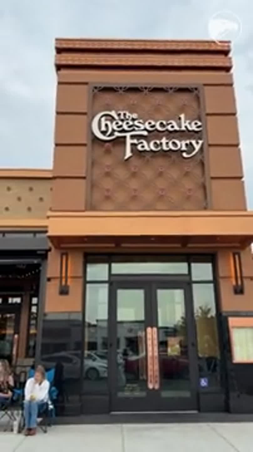 Cheesecake Factory opens in Wichita