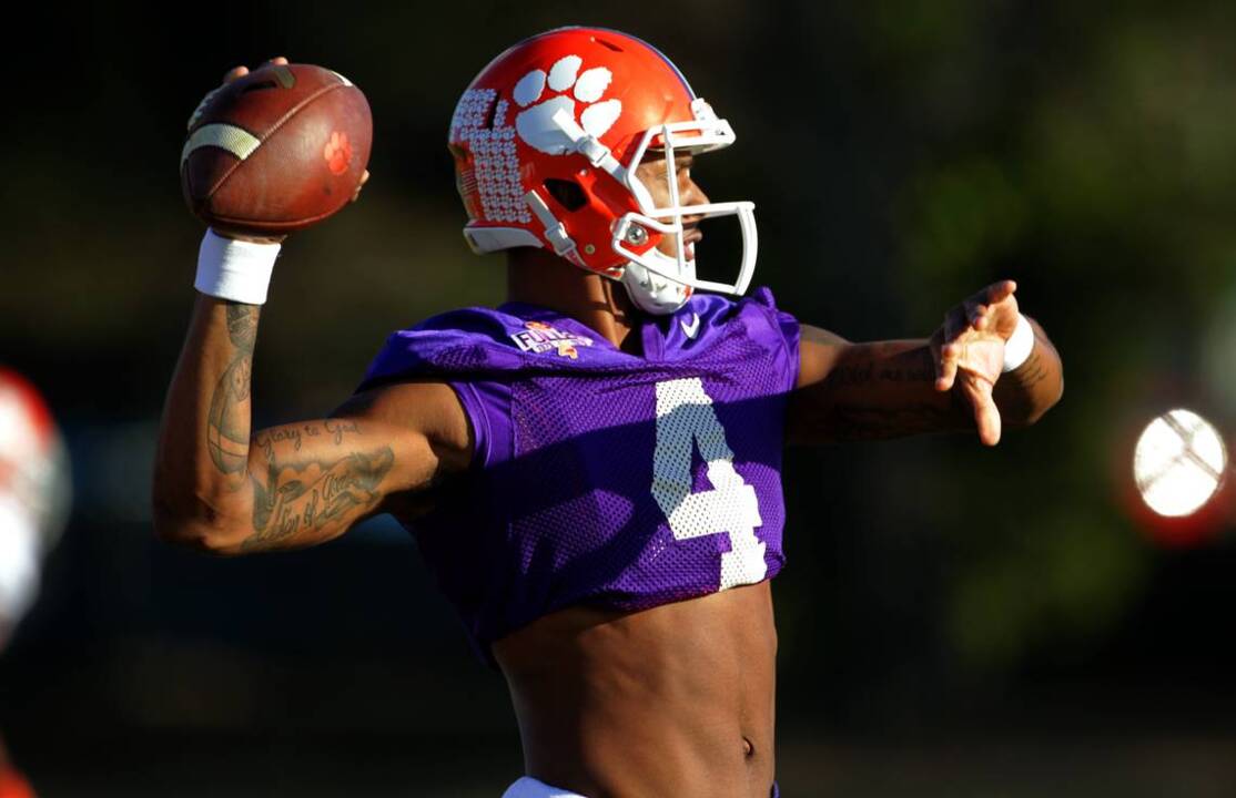 Deshaun Watson speaks after accepting the Davey O'Brien Award for best QB in the country