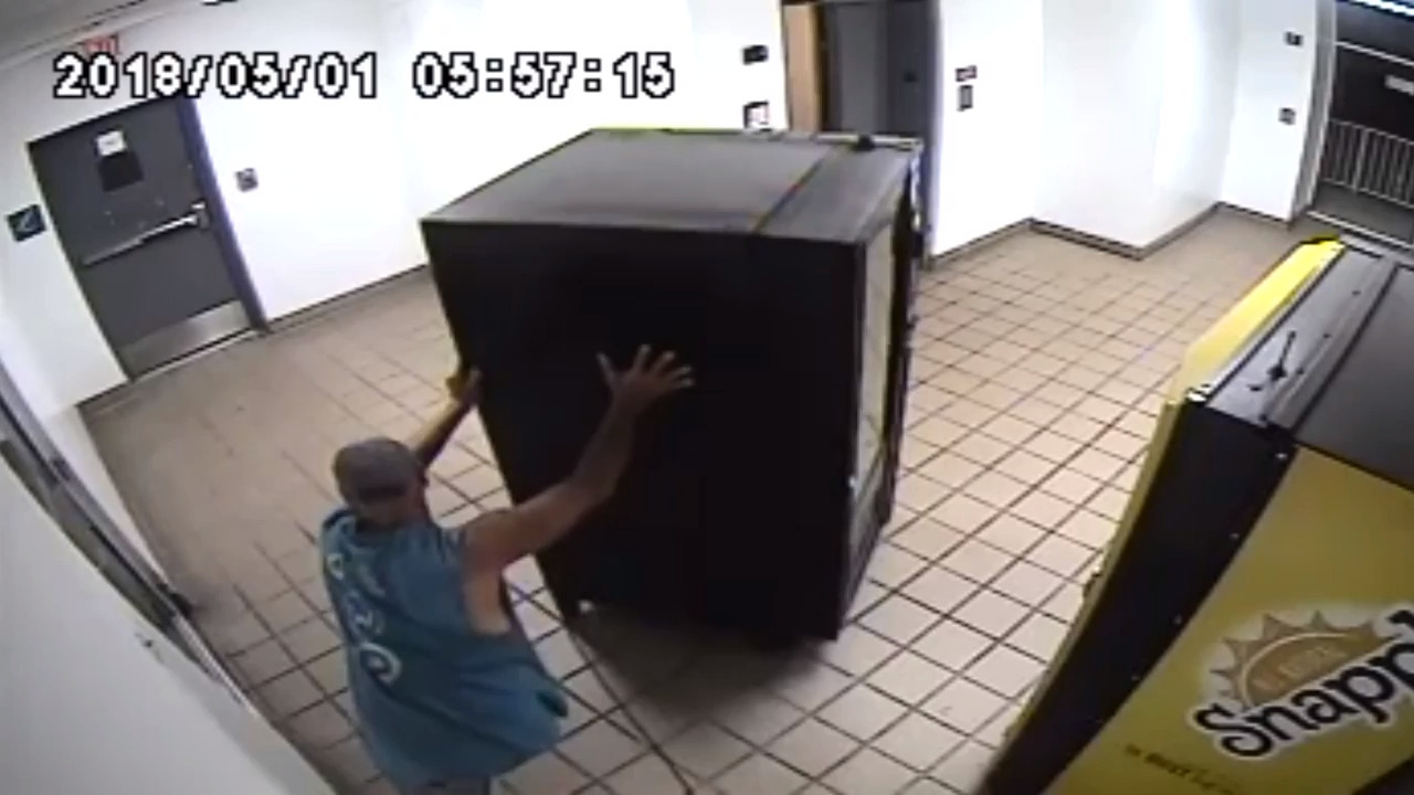 Florida man steals vending machine