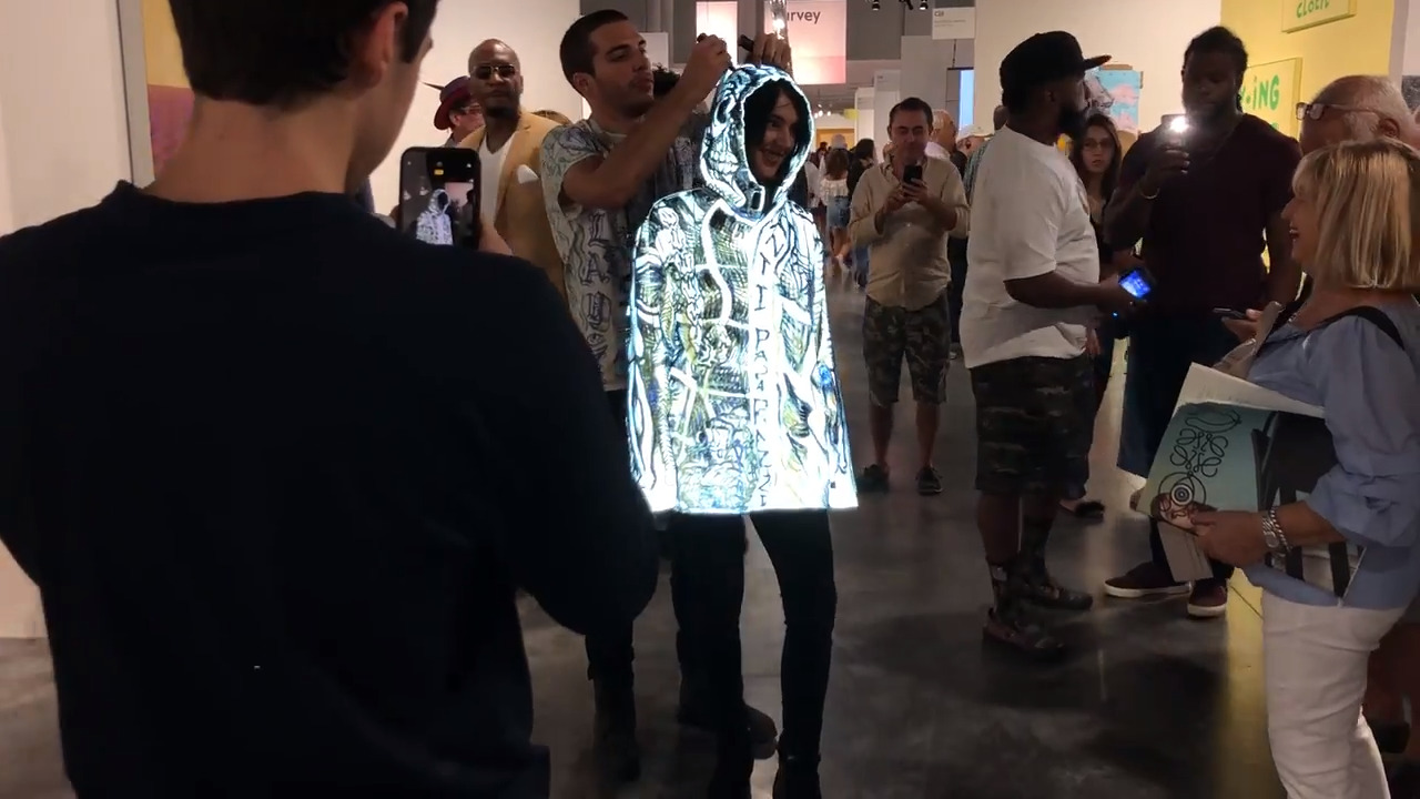 Miami artist puts on impromptu performance inside Convention Center