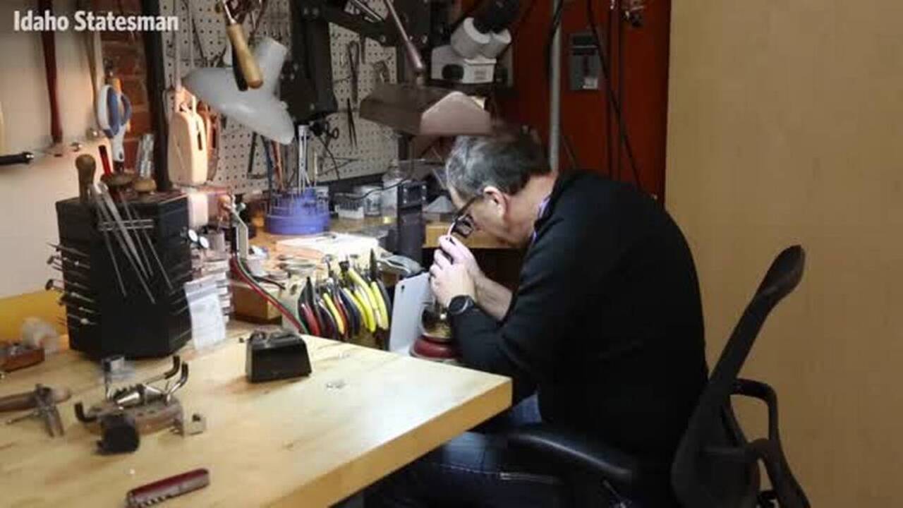 The art of jewelry: Robert Kaylor