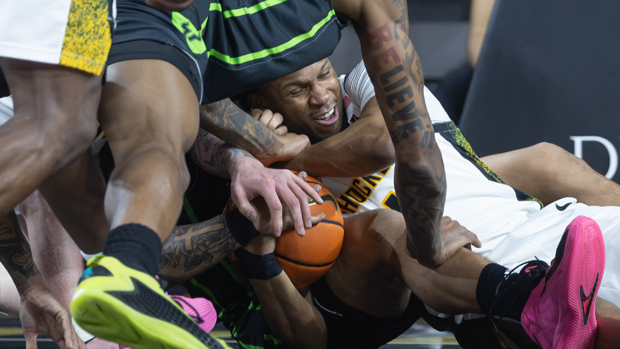 South Florida snaps Wichita State’s home winning streak as Shockers go cold