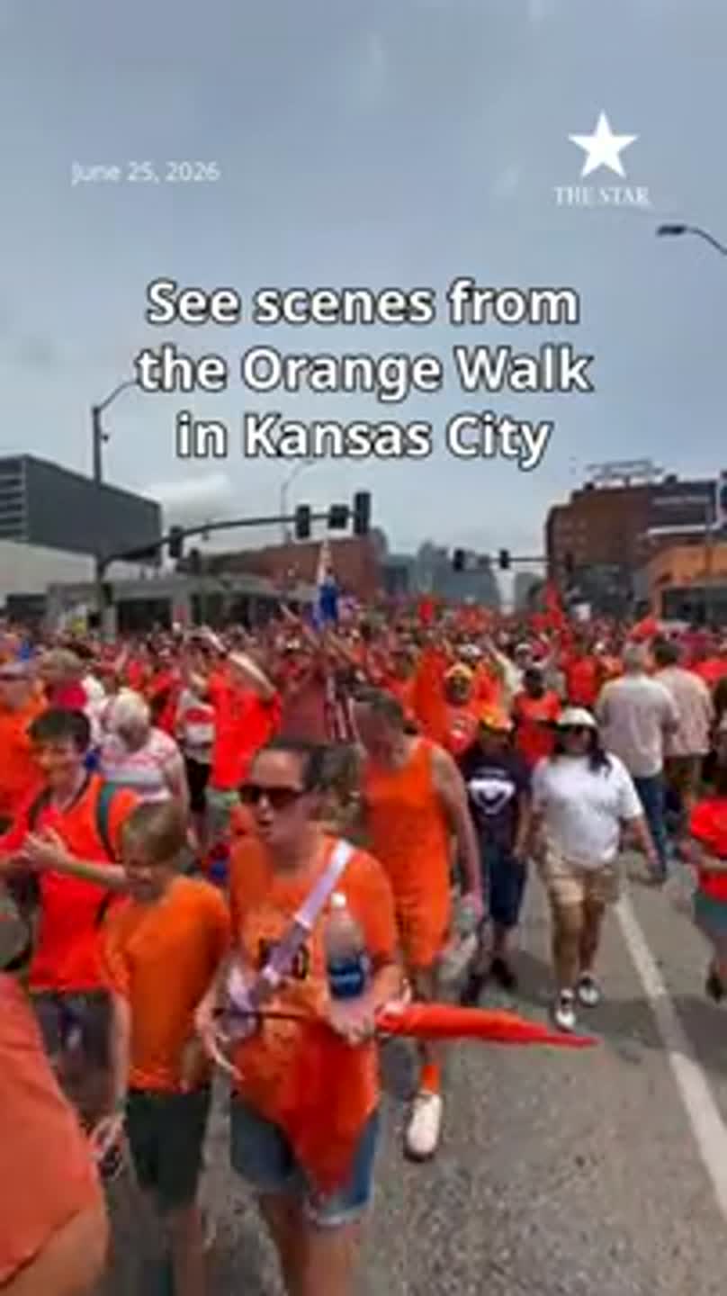 Enormous Orange Walk of Dutch fans march through Kansas City