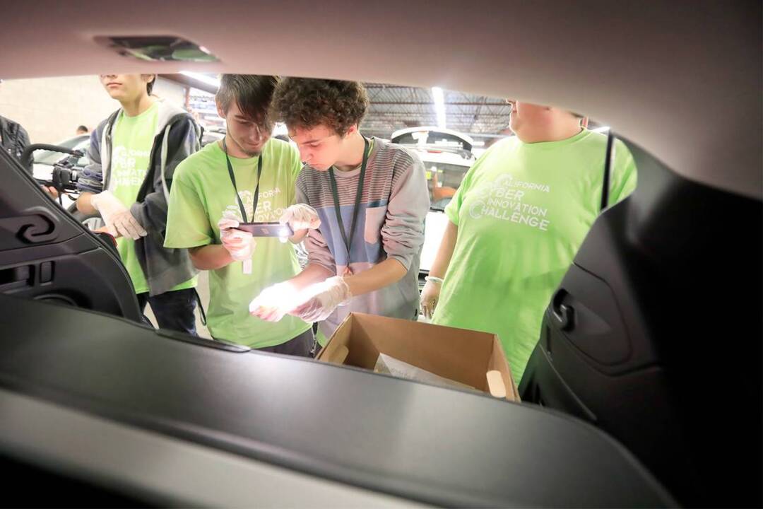 Camp San Luis Obispo hosts the 2017 Cyber Innovation Challenge