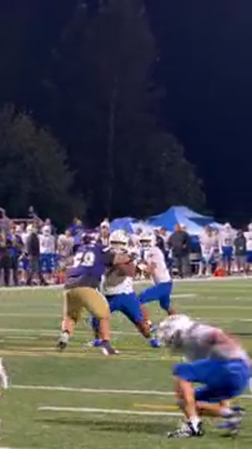 Graham-Kapowsin QB AJ Tuivaiave throws touchdown pass to Keh'ano Corpuz against Lake Stevens