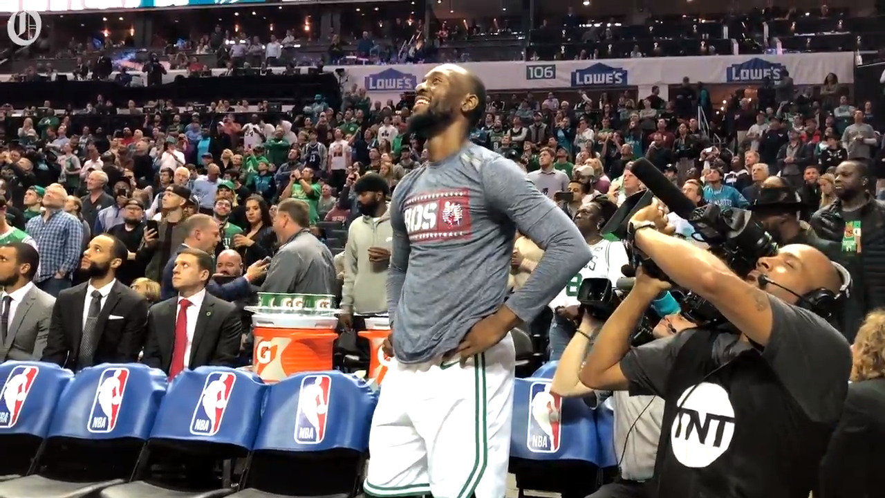 Hornets pay tribute to Kemba Walker during intros