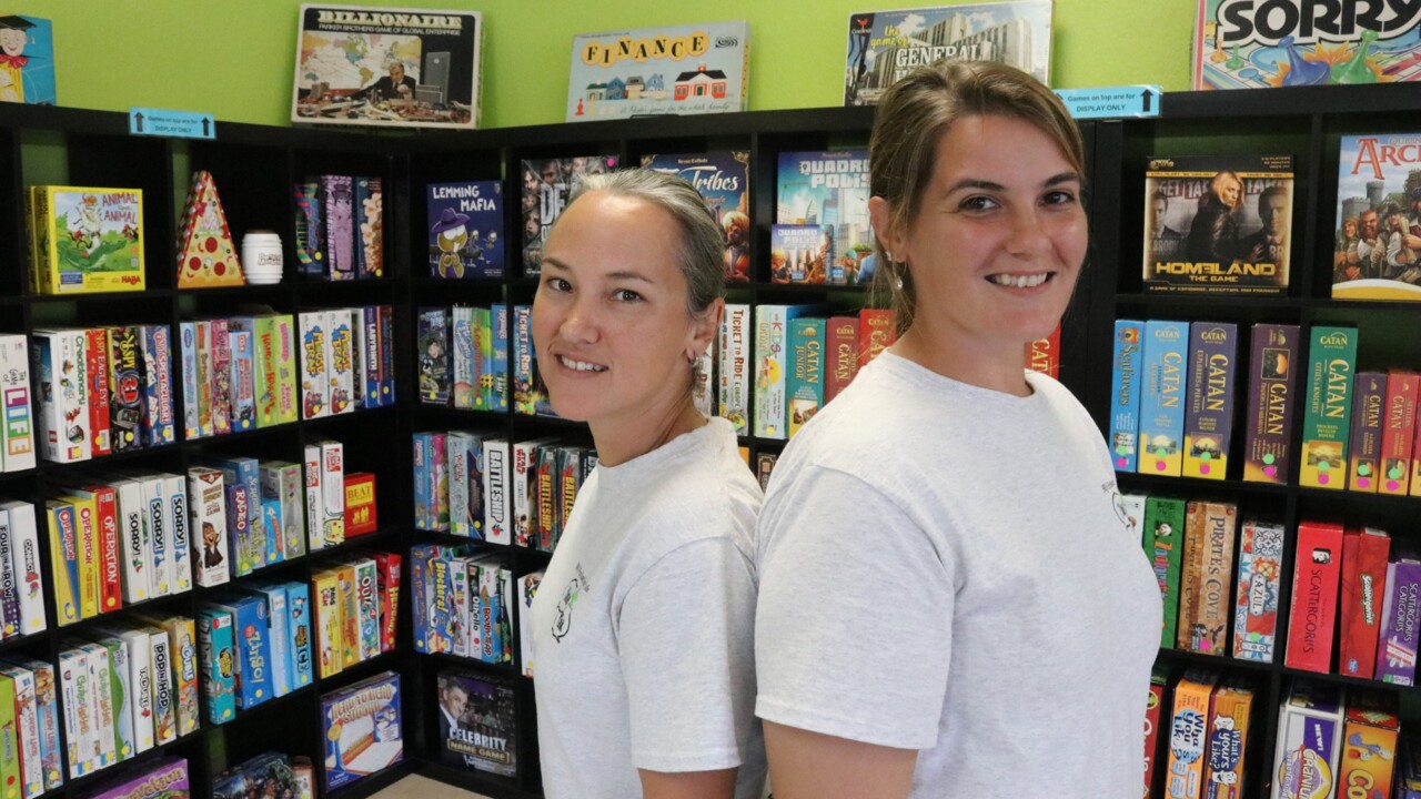 Unplug and play. New Bradenton cafe lets you take on your favorite old-school board games
