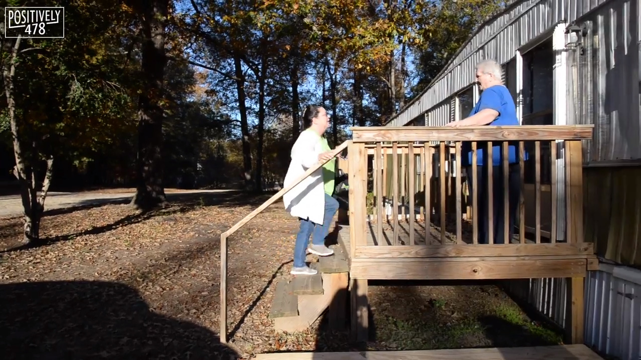 Waitr delivers free meals to people in need for Thanksgiving