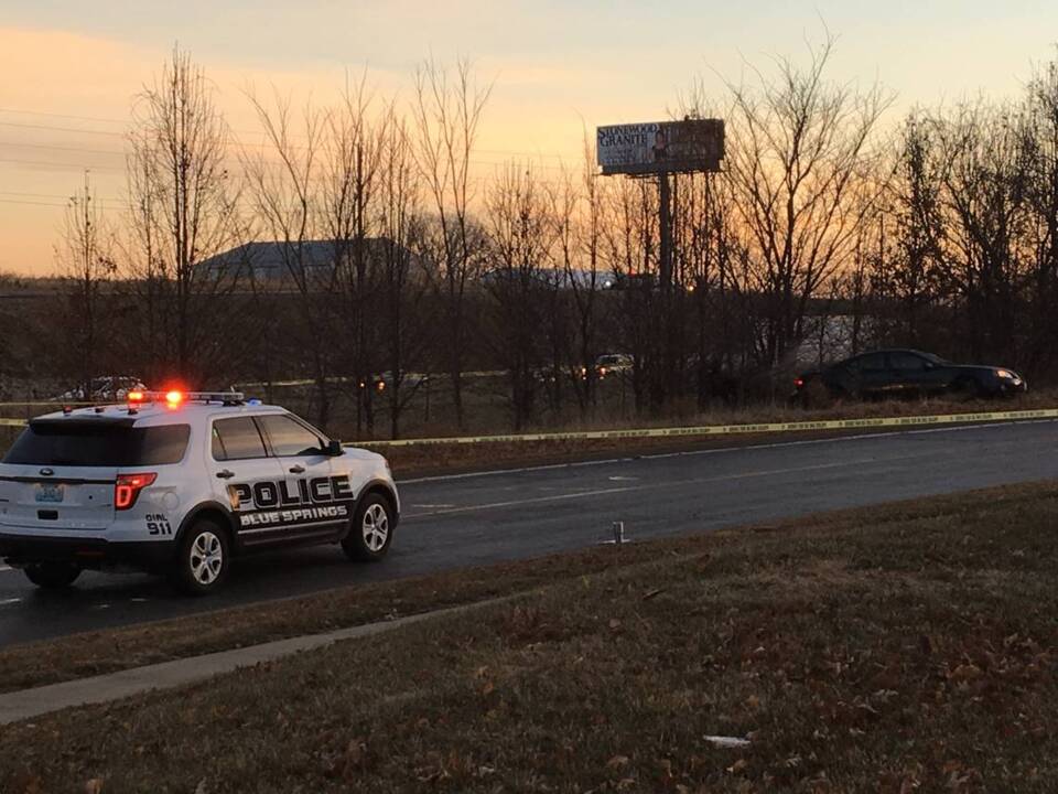 Blue Springs police search for stolen car suspect (Video) | Kansas City ...