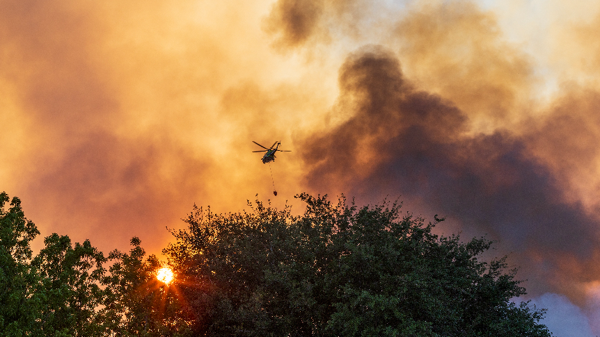 Brush fire blazes as West Miami-Dade covered in smoke clouds | Miami Herald