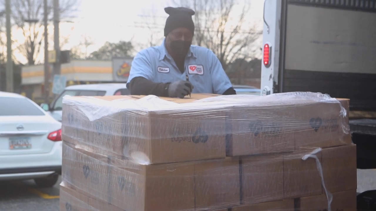 Mobile food pantries provide groceries ‘within walking distance’ in a food desert