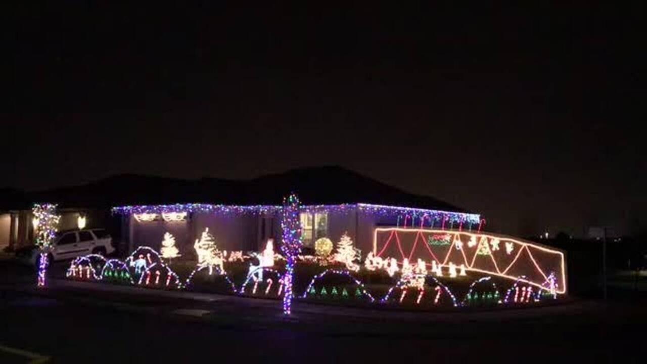 A light show at Kennewick home