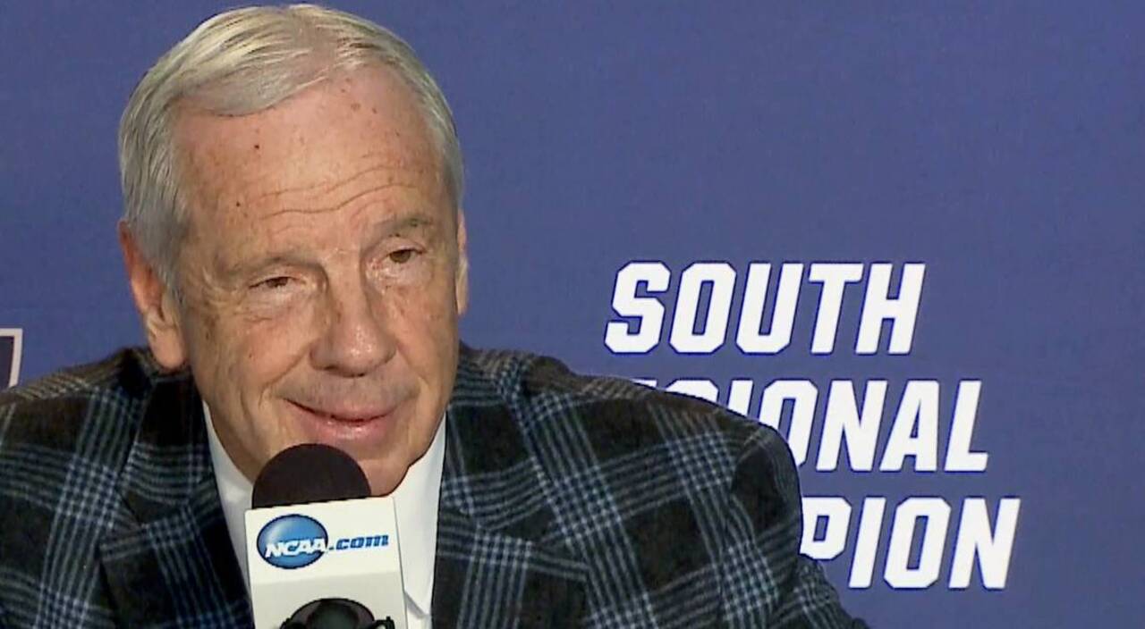 UNC's Roy Williams on celebration: 'best dadgum bath I've ever had with my clothes on'
