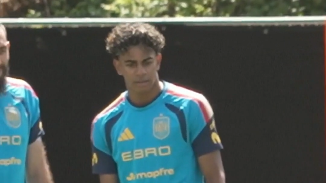 Spain train ahead of round of 32 against Austria
