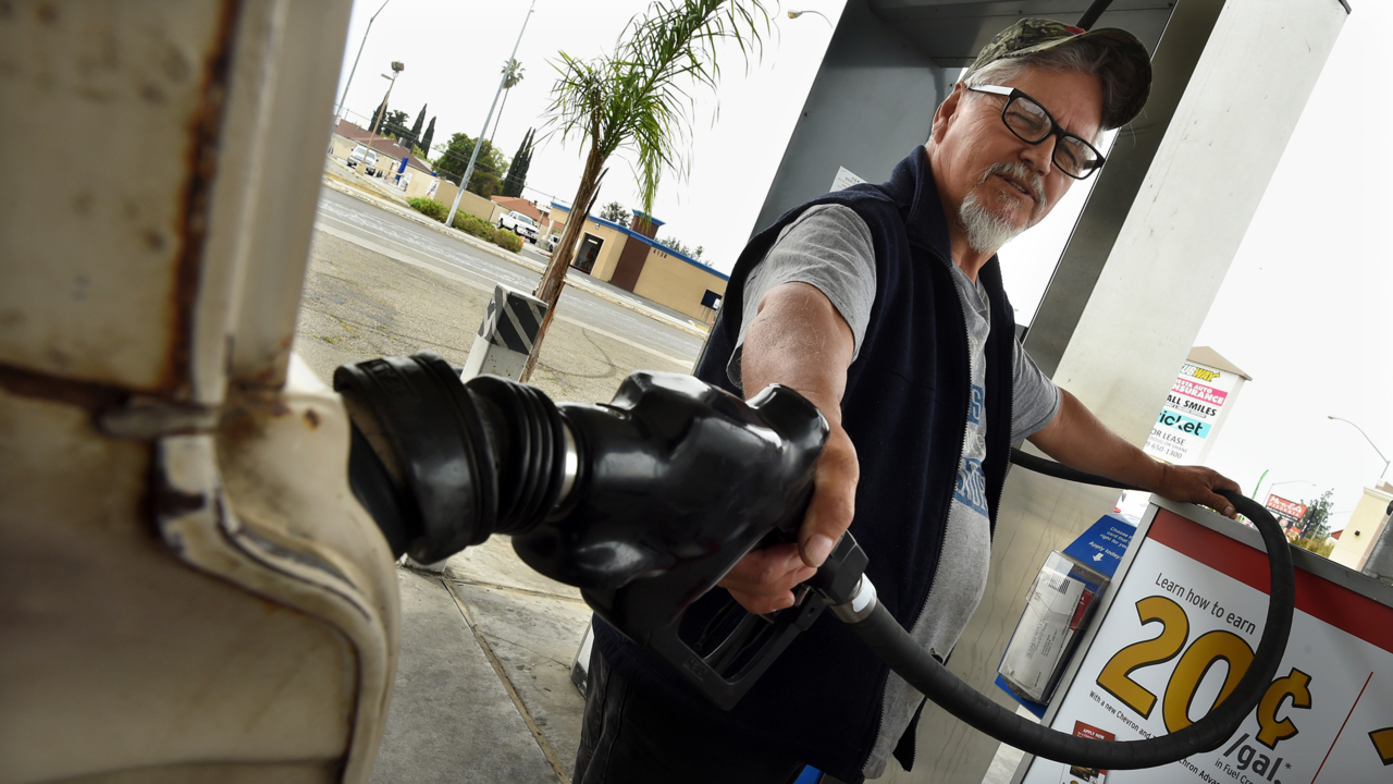 Gas prices rise above $4 per gallon in Fresno. Who, what is to blame?