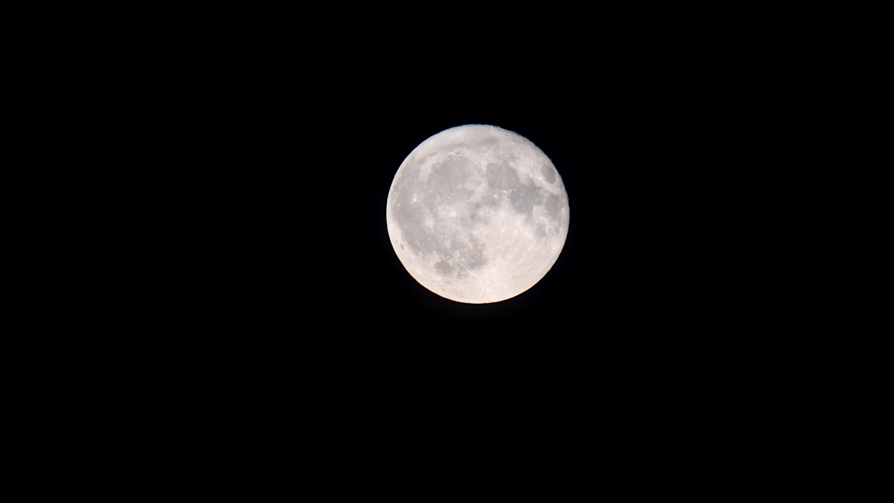 Moon　 500px-Moon_nearside_LRO.jpg