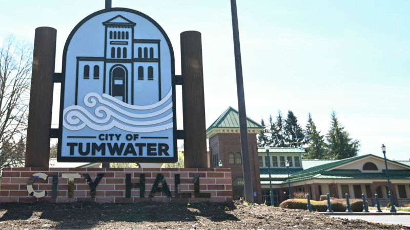 Tumwater mayor addresses school board absences at meeting