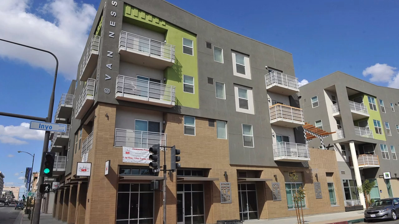 Valley apartment rents rising. But get a load of other prices in California