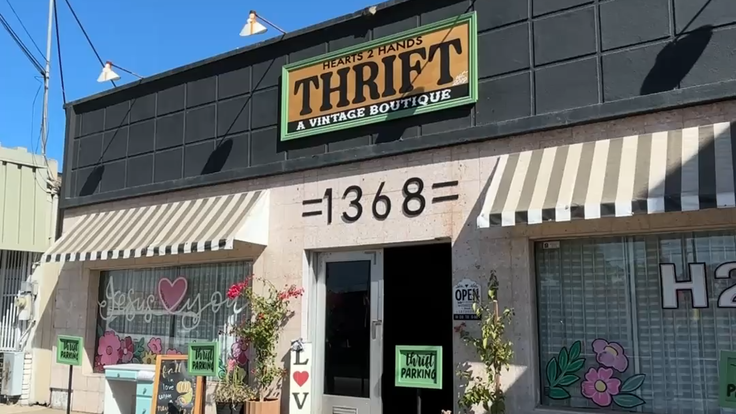 A new Fresno thrift store pays for homeless services; showers, meals and more. Here’s how