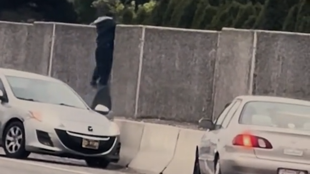 Watch fleeing DUI suspect scale Highway 240 wall in Richland