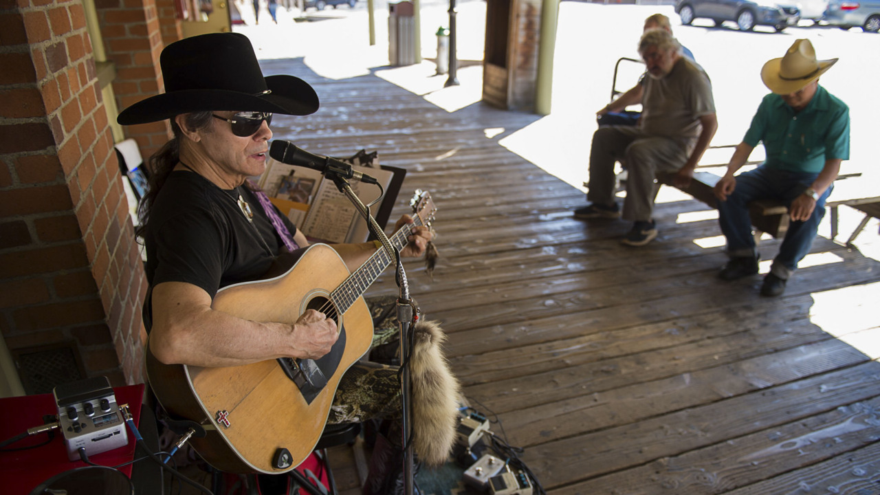 Listen to this veteran Old Sacramento street musician’s colorful music and story