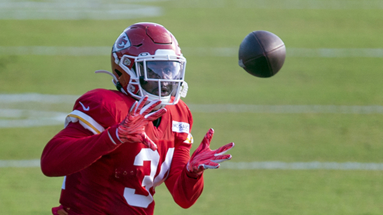 Chiefs running back Carlos Hyde talks about competing in training
