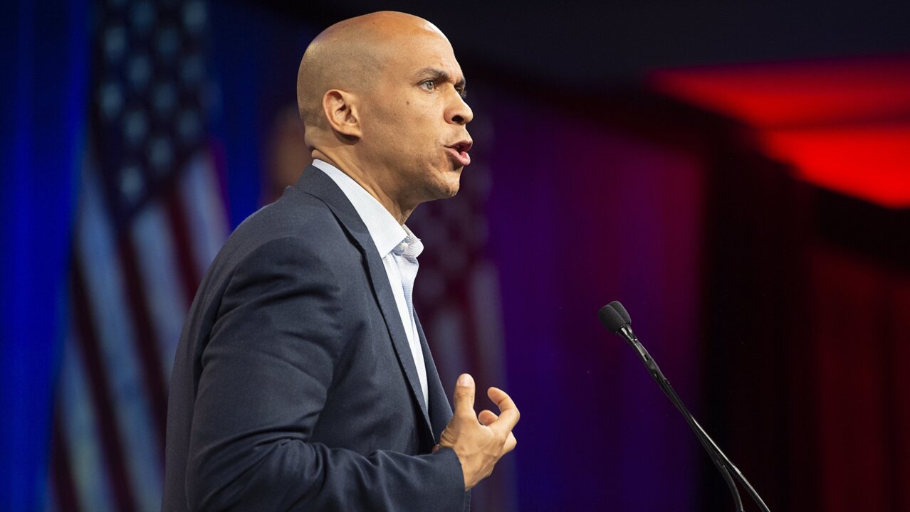 He eats vegan at Fatburger, and other things Californians need to know about Cory Booker