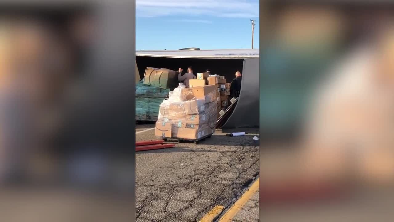 Truck carrying Amazon packages overturns near Merced | Modesto Bee